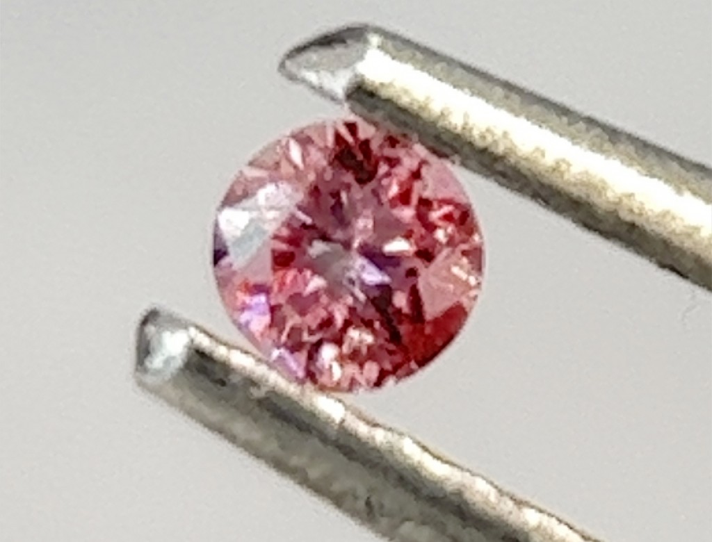 0.07ct 粉紅彩鑽石