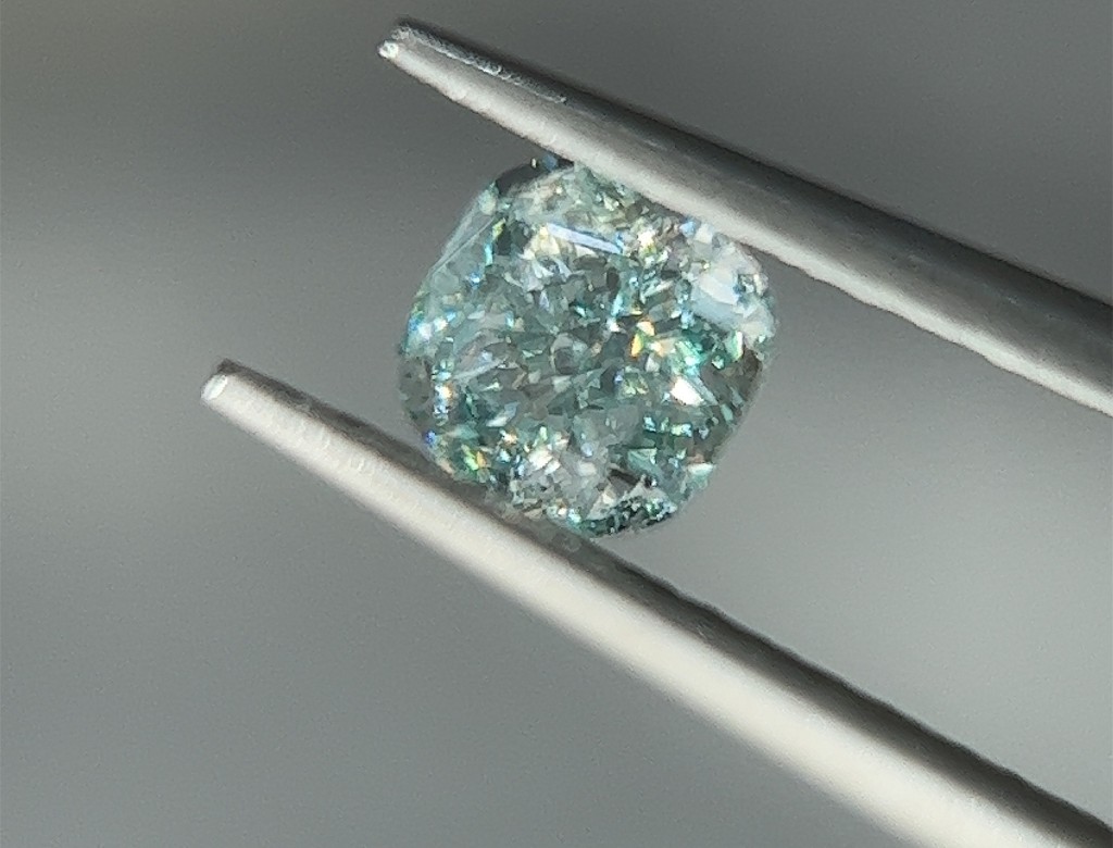 0.53ct綠色彩鑽石