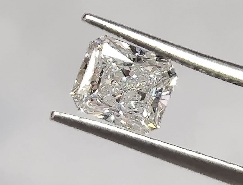 1.02ct Radiant F SI1 