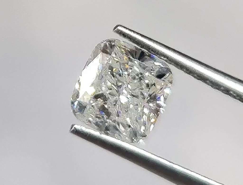 1.03ct Cushion G VS2