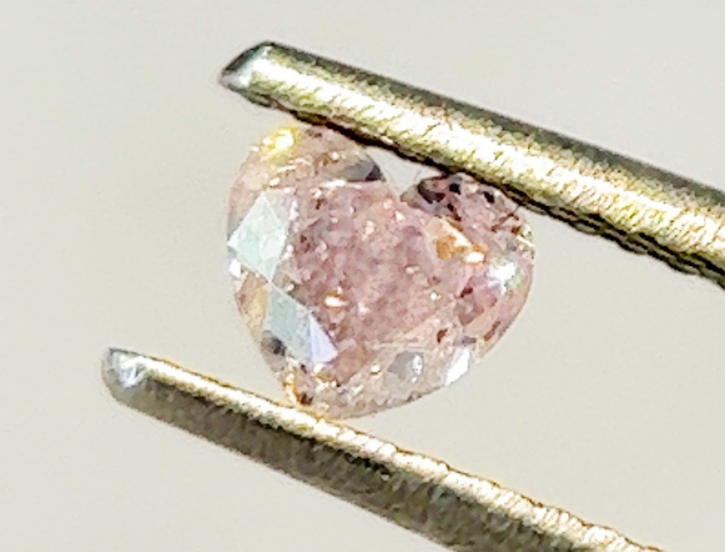 0.42ct 粉紅彩鑽石