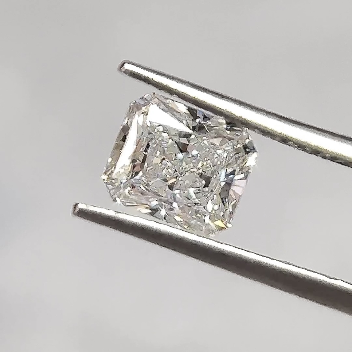 1.02ct Radiant F SI1 