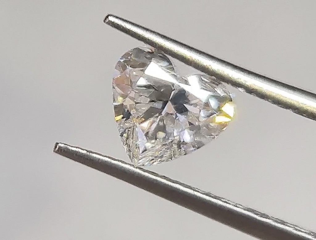 1.05ct Heart F SI1