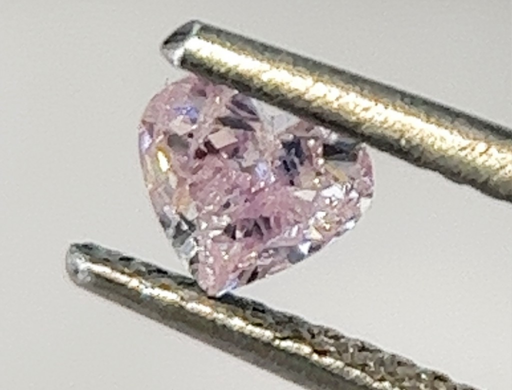 0.35ct粉紅彩鑽石