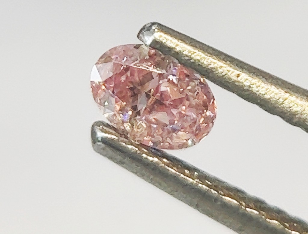 0.23ct粉紅彩鑽石