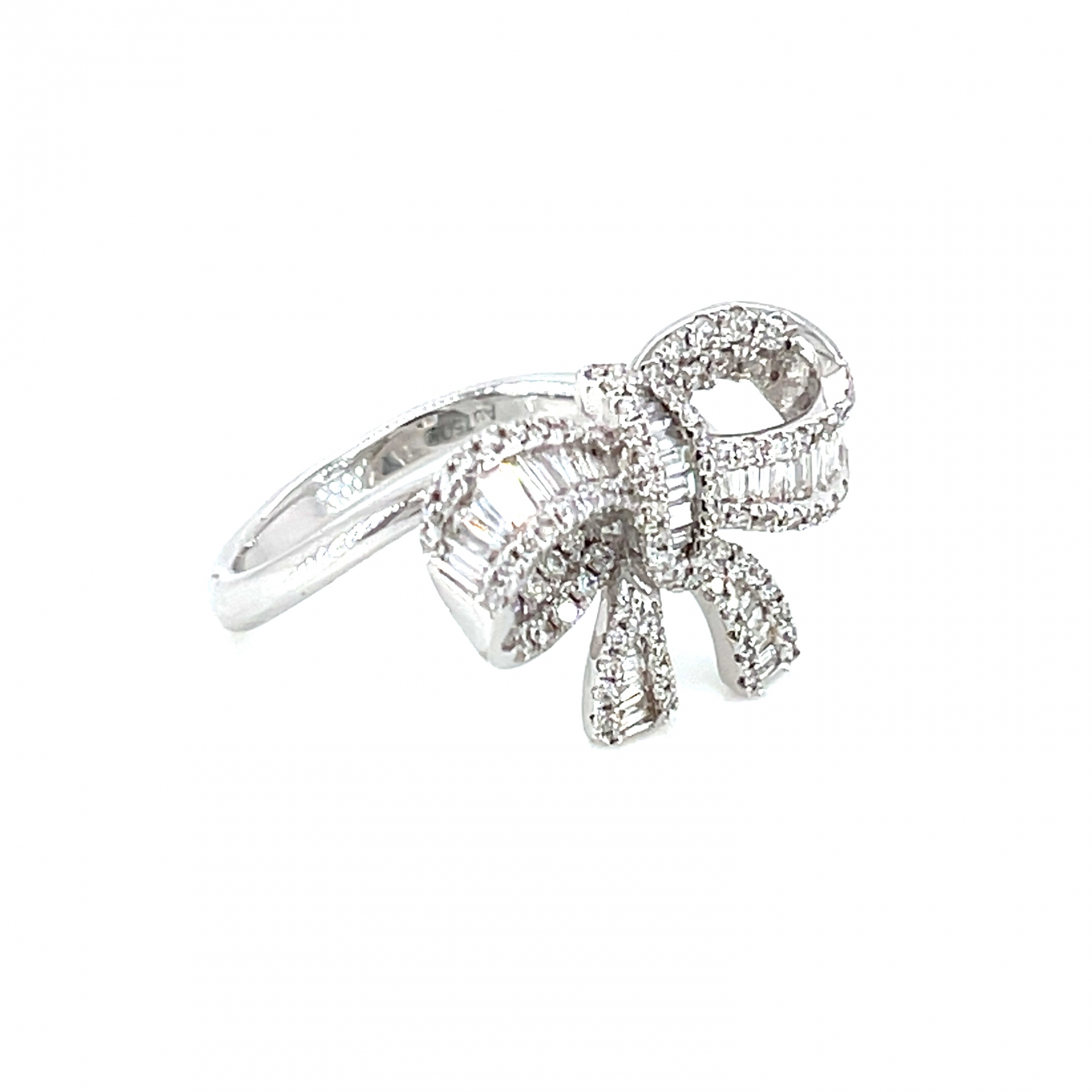 18K時尚鑽石戒指