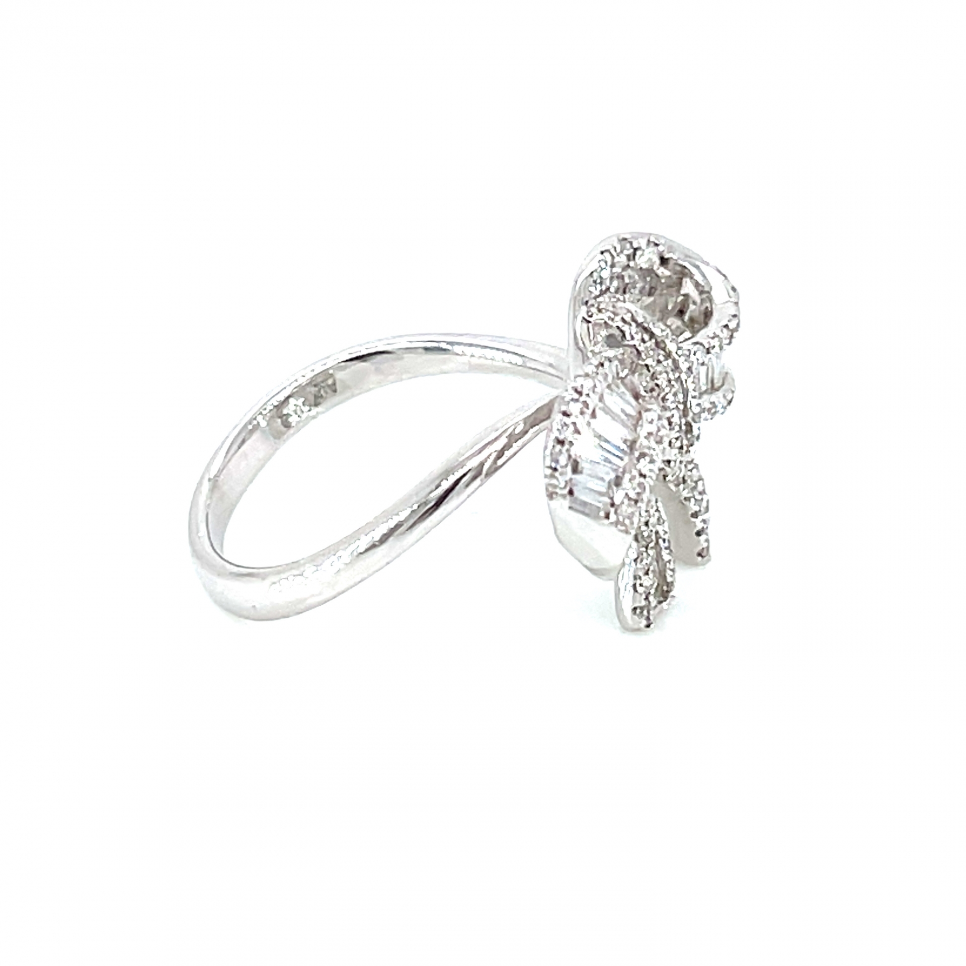 18K時尚鑽石戒指